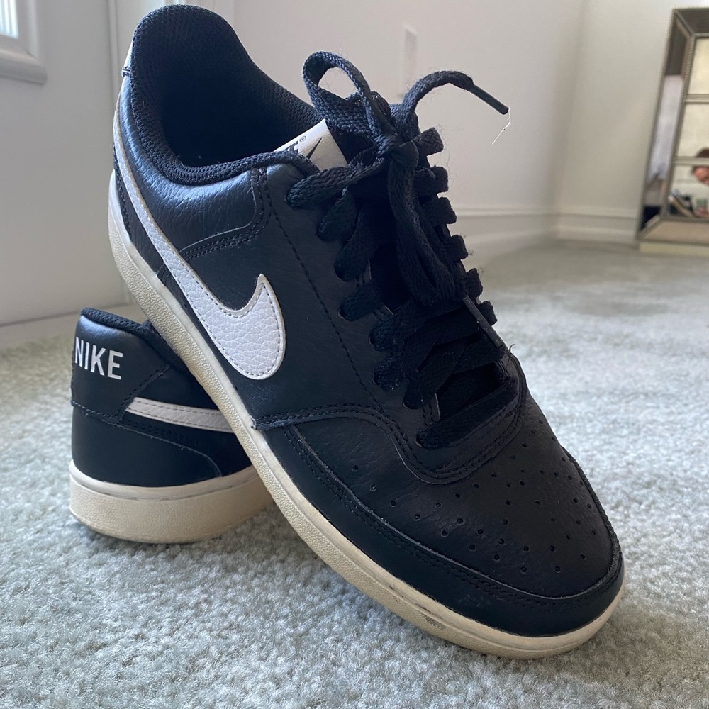 Gently used court vision Nike shoes